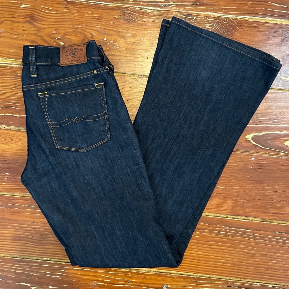 Charlie Flare Jean - Picture 9 of 12